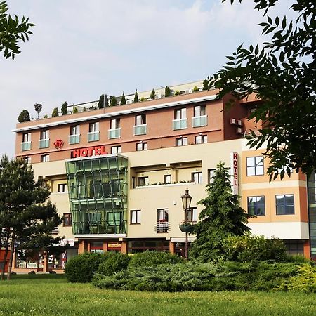 City Hotel Nitra With Free Parking Экстерьер фото