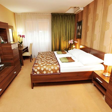 City Hotel Nitra With Free Parking Номер фото