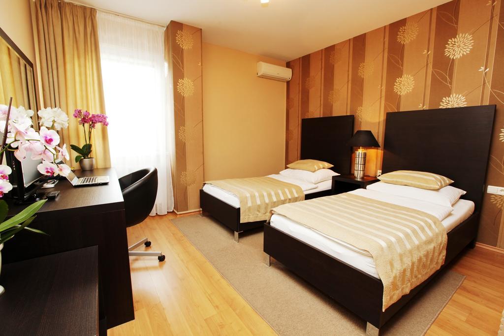 City Hotel Nitra With Free Parking Номер фото