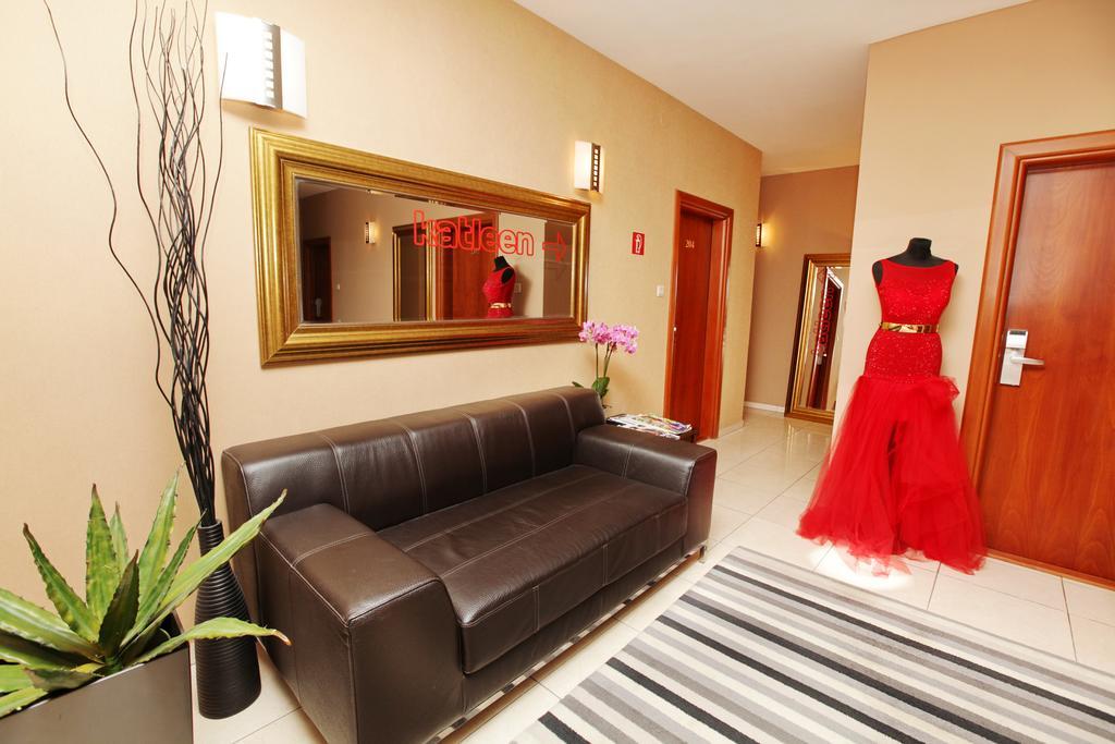 City Hotel Nitra With Free Parking Экстерьер фото