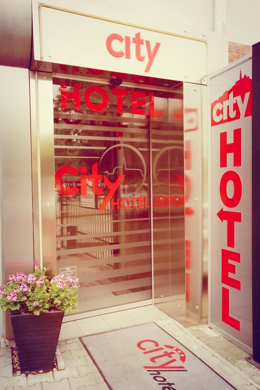 City Hotel Nitra With Free Parking Экстерьер фото