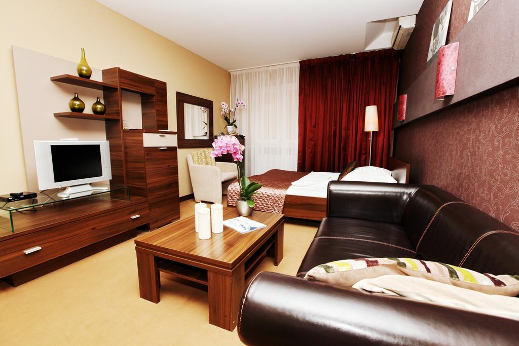 City Hotel Nitra With Free Parking Номер фото
