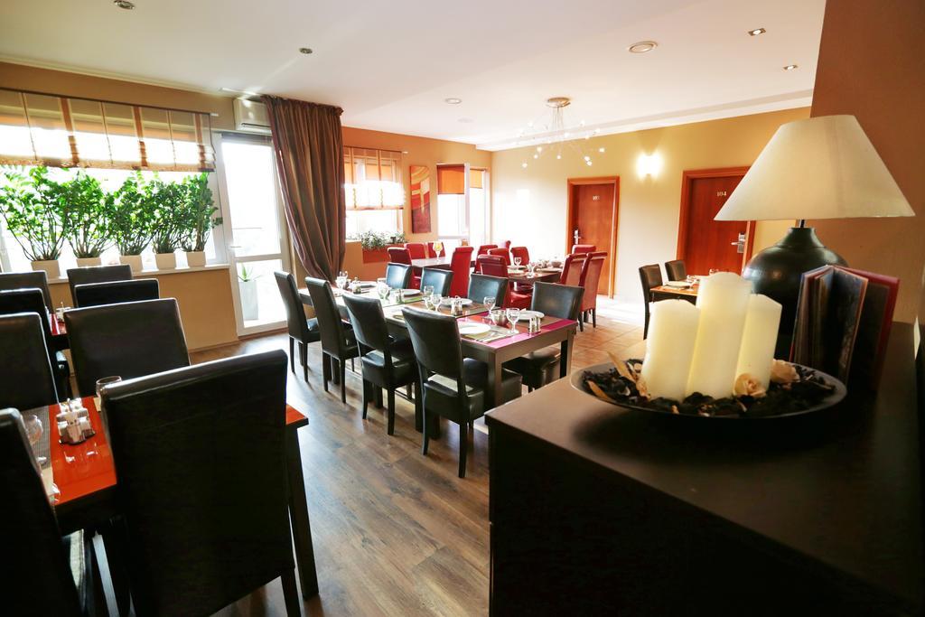 City Hotel Nitra With Free Parking Экстерьер фото