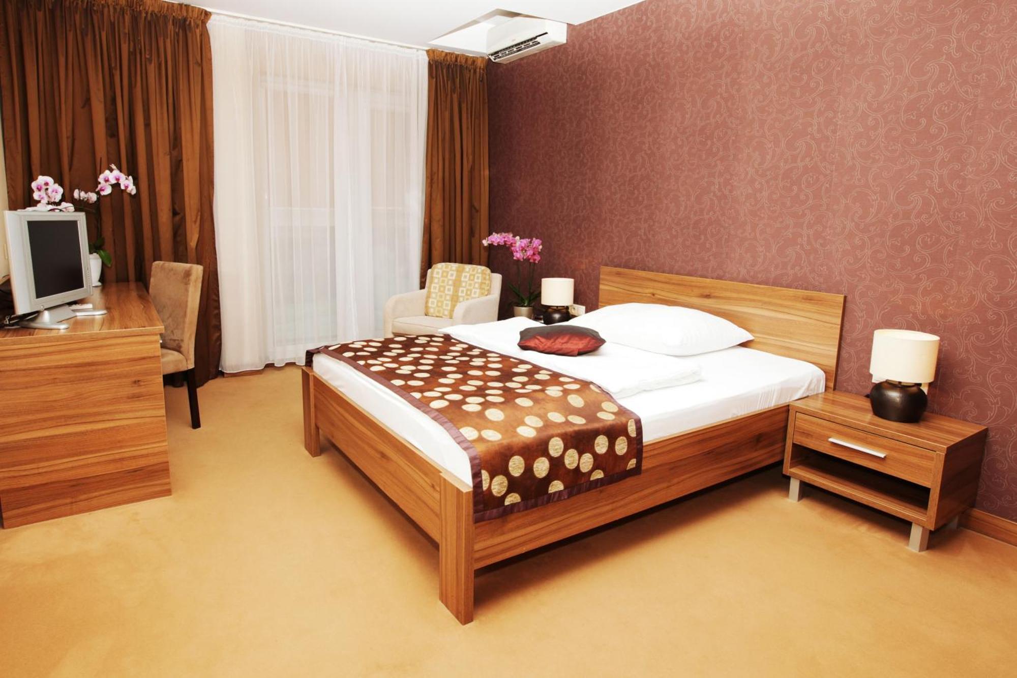 City Hotel Nitra With Free Parking Номер фото